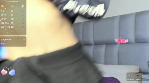 Carolina  online show from February 2025 02:11:02 AM