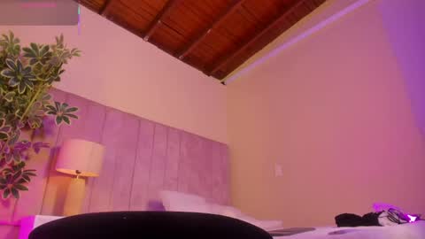 ashley_beaomunt online show from April 2026 11:13:01 AM