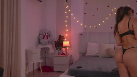  Ashley  online show from April 2026 09:01:01 PM