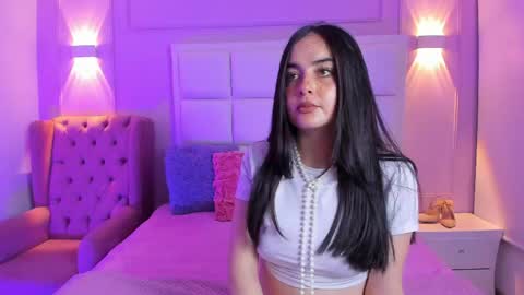 ashley_petit online show from May 2026 01:29:01 PM