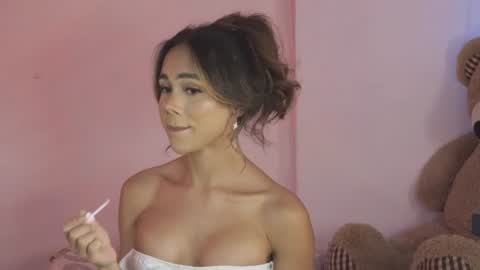 ashley_winhouse online show from July 2026 11:02:02 PM