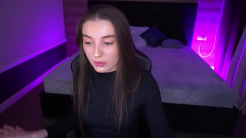 ashleybaee online show from December 2025 01:42:01 PM