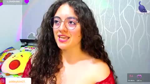 .. Ashley .. online show from November 2025 12:43:02 AM