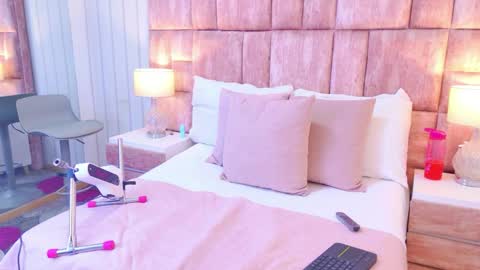 AshleyRoberh online show from April 2026 07:37:02 PM