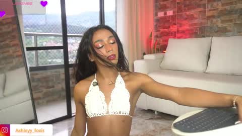 Ashley Fox online show from April 2026 10:33:01 PM