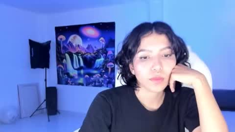 Snapshot of ashlleycam chatting on March 2025 01:58:01 AM Fer online show from March 2025 01:58:01 AM