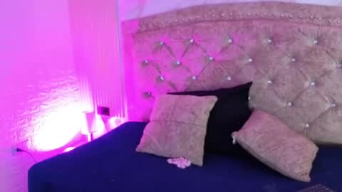 ashlybloom1 online show from May 2026 12:11:02 PM