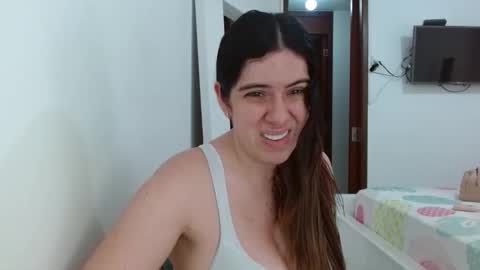 Snapshot of ashlymoon chatting on May 2026 04:25:02 PM AshlyMoon online show from May 2026 04:25:02 PM