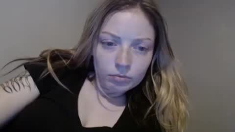 ashlynn5716 online show from October 2025 03:27:01 AM