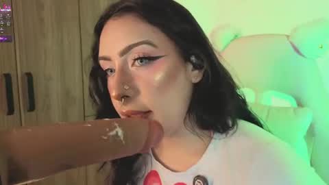 Snapshot of ashlynnlowe_ chatting on July 2026 10:04:01 PM Ash online show from July 2026 10:04:01 PM