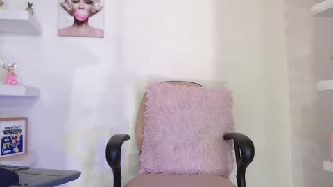 Snapshot of ashlyvesneva chatting on February 2025 10:21:01 PM  Ashly online show from February 2025 10:21:01 PM