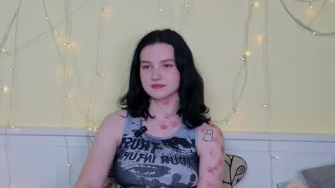 Snapshot of ashlyvincente chatting on November 2025 07:40:01 AM Kristine online show from November 2025 07:40:01 AM