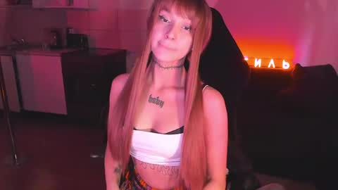 Snapshot of ashmila chatting on May 2026 06:10:02 AM Mila online show from May 2026 06:10:02 AM