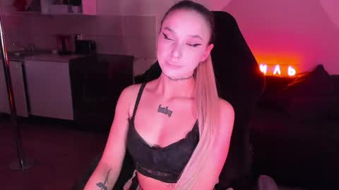 Snapshot of ashmila chatting on May 2026 04:52:02 AM Mila online show from May 2026 04:52:02 AM