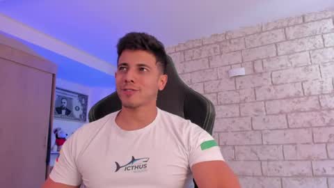 Snapshot of ashton_coleman_ chatting on May 2026 03:20:02 PM my name real is camilo online show from May 2026 03:20:02 PM