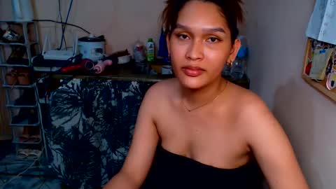 Snapshot of asian_glamm chatting on May 2026 05:32:01 PM ANITA online show from May 2026 05:32:01 PM