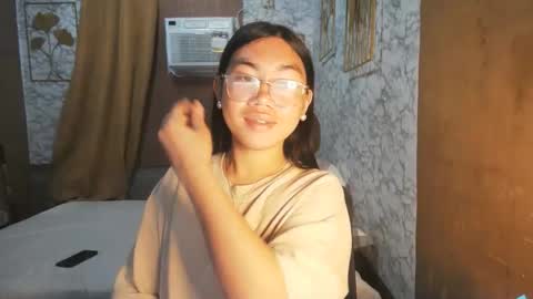 Snapshot of asian_rhean chatting on October 2025 10:50:02 PM Rhean online show from October 2025 10:50:02 PM