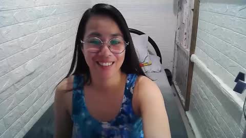 Snapshot of asian_sexydimples chatting on January 2025 03:39:01 PM Trixie online show from January 2025 03:39:01 PM