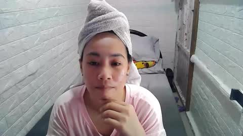 Snapshot of asian_sexydimples chatting on February 2025 01:33:01 PM Trixie online show from February 2025 01:33:01 PM