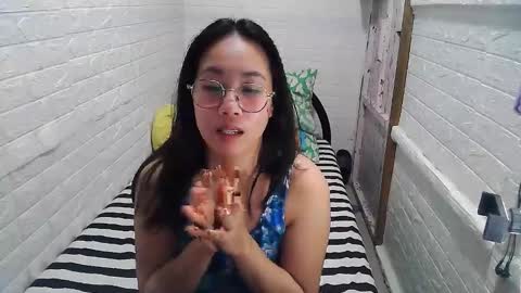 Snapshot of asian_sexydimples chatting on February 2025 11:37:01 PM Trixie online show from February 2025 11:37:01 PM