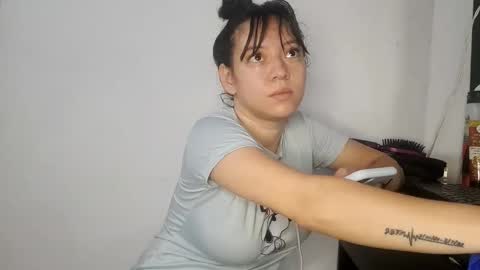 Snapshot of asian_sweet_damara chatting on October 2025 03:56:02 PM Damara Roland online show from October 2025 03:56:02 PM