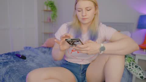 Asiri   pronounced Ah-siri Please no nicknames   3 online show from April 2026 05:07:01 PM