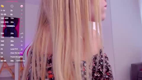 Snapshot of askcaroline chatting on March 2025 11:48:01 AM Caroline online show from March 2025 11:48:01 AM