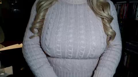 Aspen Vale online show from November 2025 12:22:01 AM