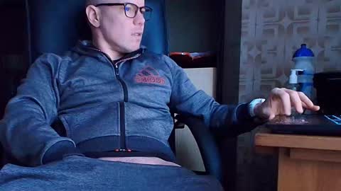 asterion51 online show from January 2026 03:49:02 PM