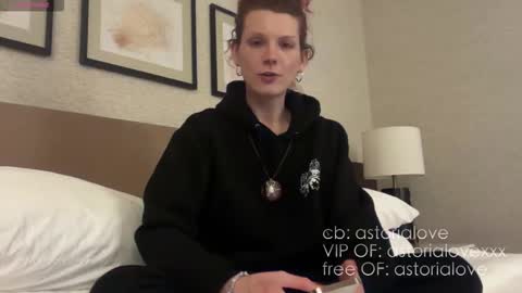 AstoriaLove online show from October 2025 11:46:01 PM