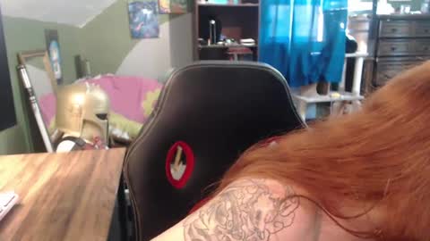 AstraeaSiren online show from October 2025 05:43:02 PM