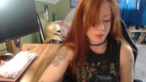 Snapshot of astraeasiren chatting on May 2026 05:42:02 PM AstraeaSiren online show from May 2026 05:42:02 PM