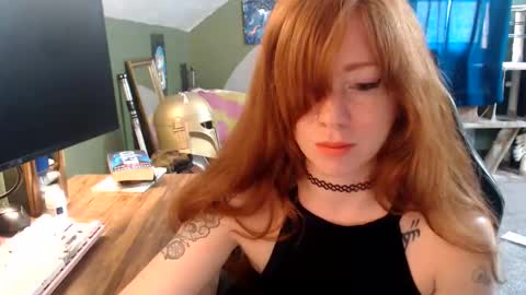 Snapshot of astraeasiren chatting on May 2026 05:41:02 PM AstraeaSiren online show from May 2026 05:41:02 PM