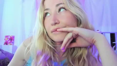Snapshot of astramonroe chatting on June 2026 10:03:01 AM astramonroe online show from June 2026 10:03:01 AM