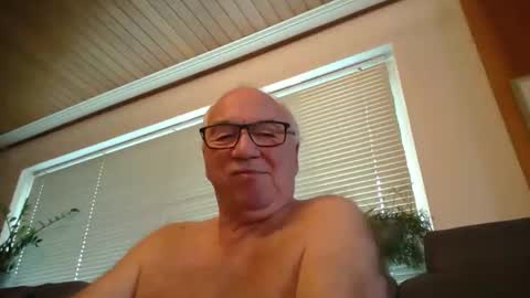 Snapshot of asusandy chatting on February 2025 01:14:01 PM asusandy online show from February 2025 01:14:01 PM