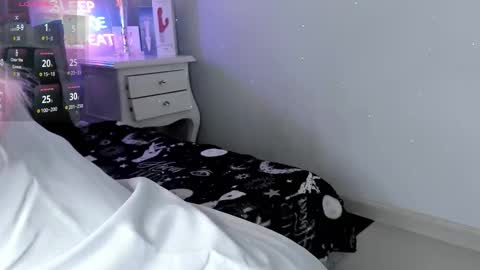 Athena online show from October 2025 08:19:02 PM