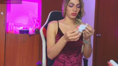 Snapshot of atenea_fit chatting on May 2026 04:12:01 PM atenea_fit online show from May 2026 04:12:01 PM