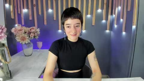 Snapshot of atheena__ chatting on May 2026 12:46:02 PM Athenea online show from May 2026 12:46:02 PM