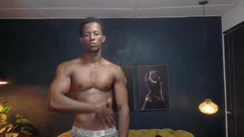 Snapshot of athleticbig_cock chatting on February 2025 05:16:01 AM ATHLETIC COCK online show from February 2025 05:16:01 AM
