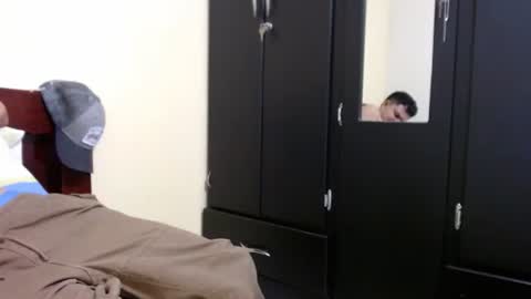 Robin online show from December 2025 03:02:02 AM