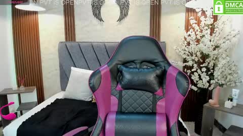 Snapshot of atiena_ chatting on May 2026 11:48:01 AM Atiena online show from May 2026 11:48:01 AM