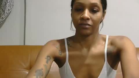 AtirahCali online show from September 2025 12:41:01 PM