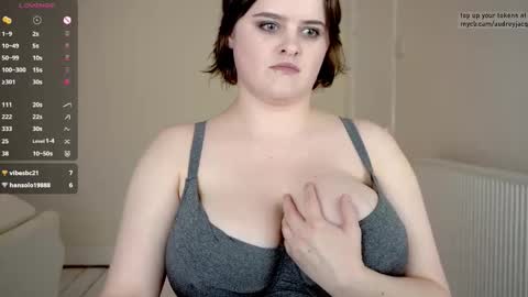 Audrey Jacq online show from September 2025 05:06:01 PM