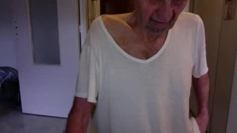 auguste688483 online show from February 2026 09:17:01 AM