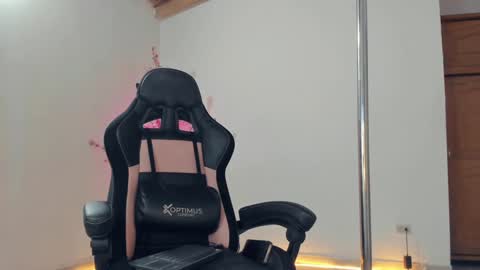 aura online show from January 2025 10:43:01 AM