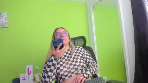 Aura Divina  online show from July 2026 04:25:02 PM