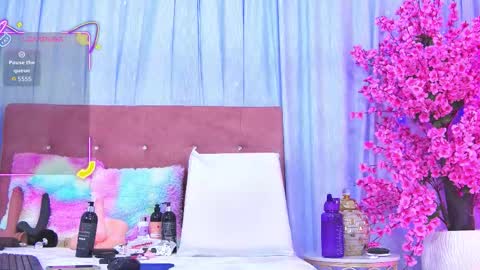 Aura online show from January 2026 07:08:02 PM