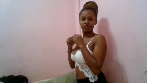 Snapshot of aurelia107 chatting on June 2026 04:29:01 PM aurelia107 online show from June 2026 04:29:01 PM