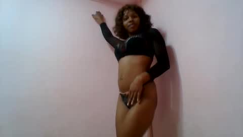Snapshot of aurelia107 chatting on June 2026 10:43:02 PM aurelia107 online show from June 2026 10:43:02 PM