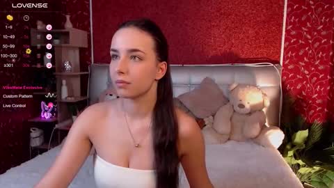 Aurora online show from November 2025 10:04:02 AM